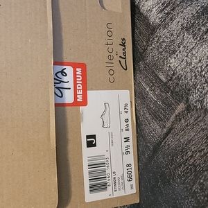 Brown beeswax Clark Wallabee